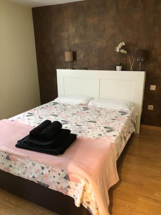 Vivienda De Uso Turistico En El Corazon De Burgos Apartamento Exterior foto