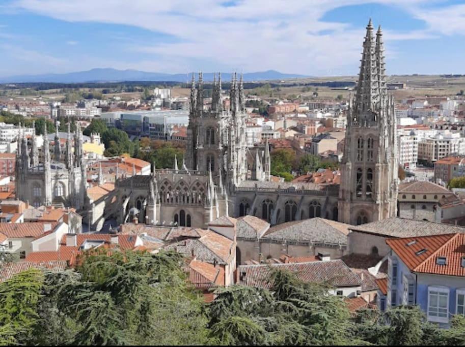 Vivienda De Uso Turistico En El Corazon De Burgos Apartamento Exterior foto